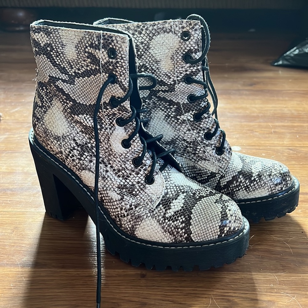 Snakeskin booties - Picture 2 of 2